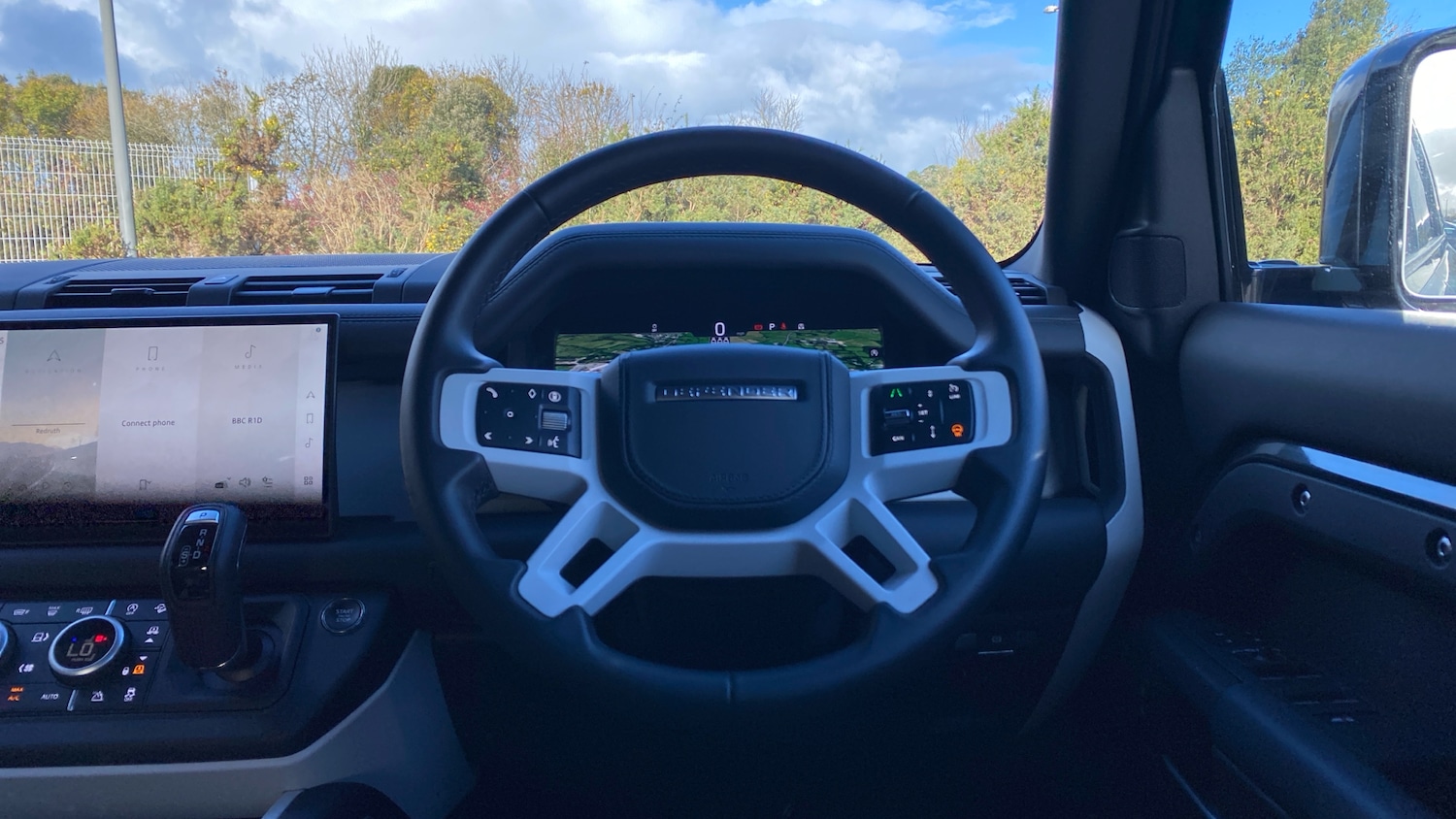 Used Land Rover Defender 2025 for sale - 76382569: Photo 15