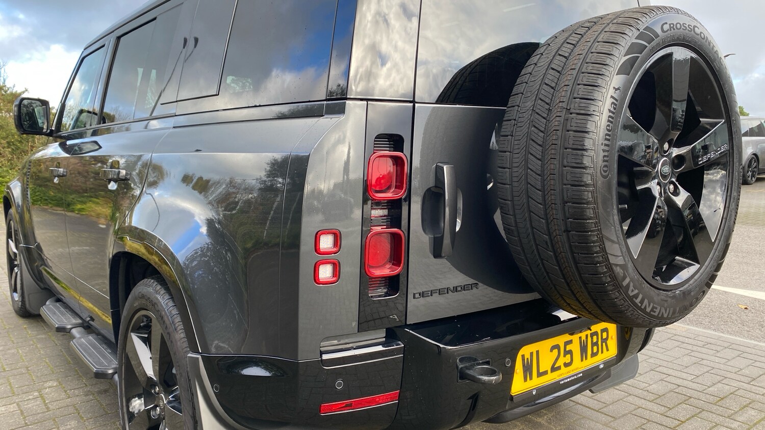 Used Land Rover Defender 2025 for sale - 76382569: Photo 19