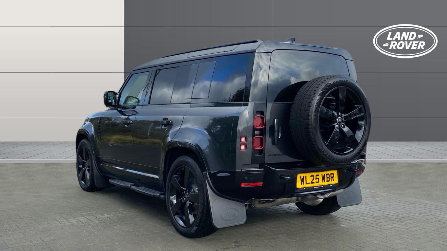 Used Land Rover Defender 2025 for sale - 76382569: Photo 2