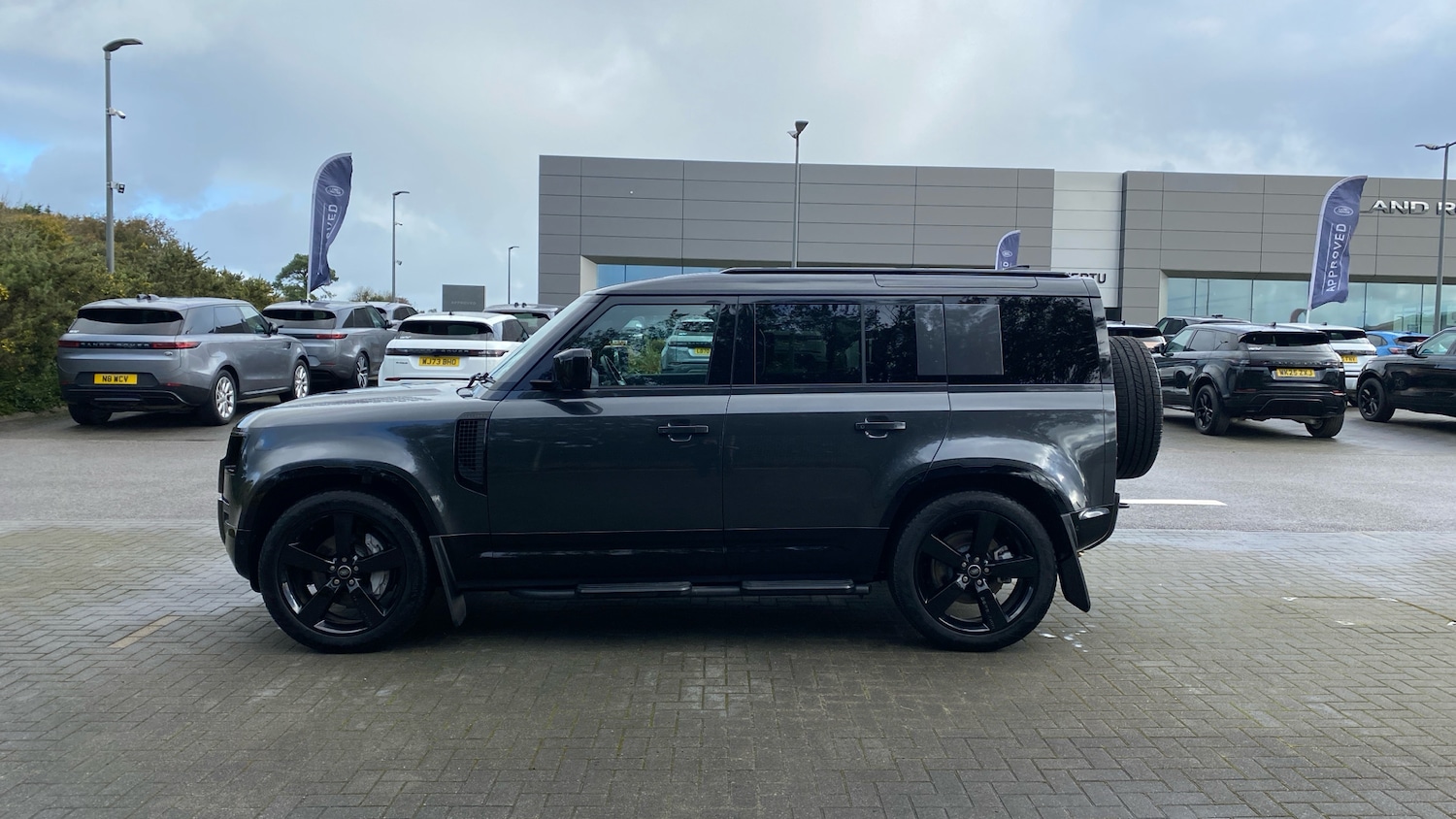 Used Land Rover Defender 2025 for sale - 76382569: Photo 21