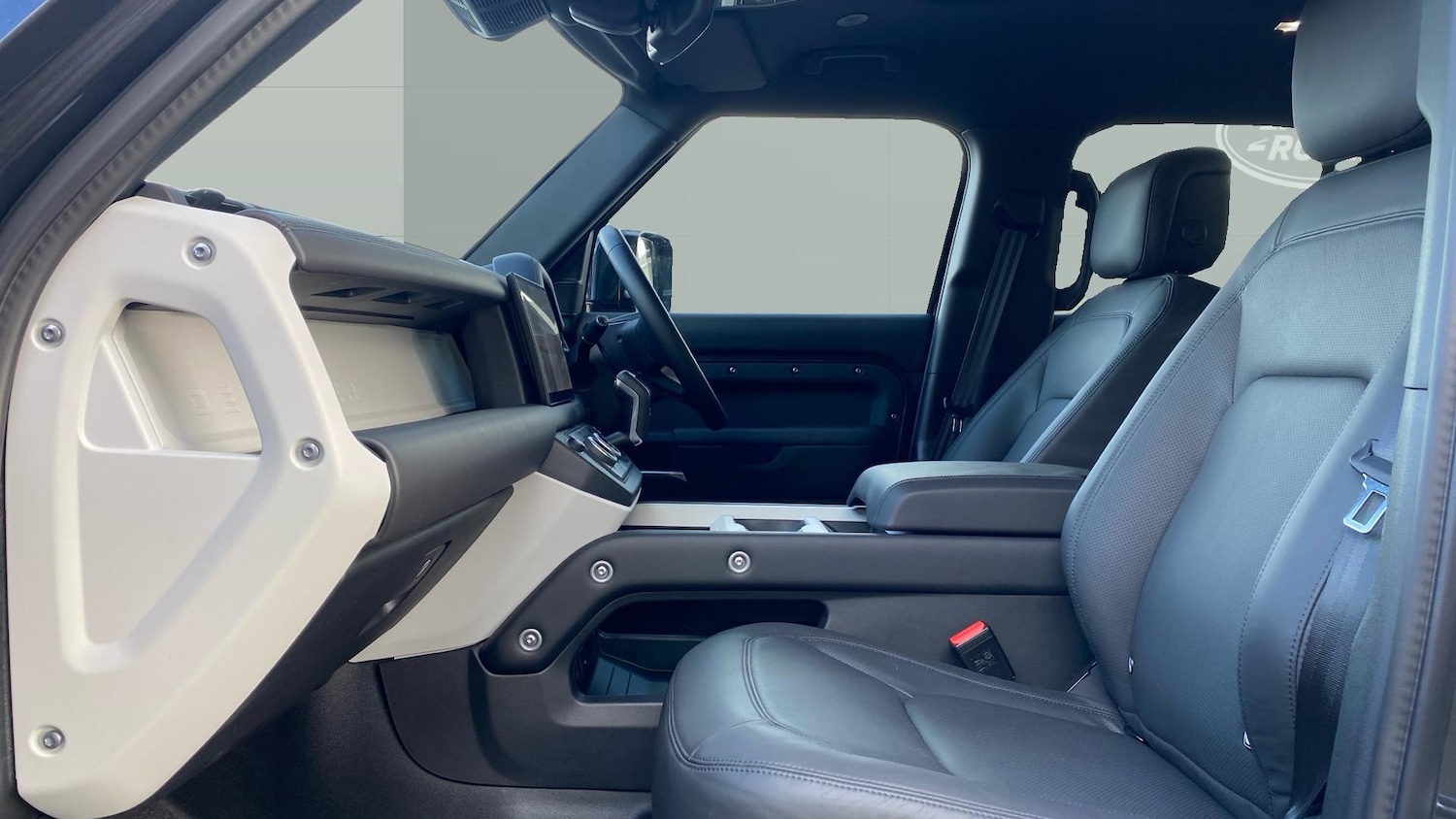 Used Land Rover Defender 2025 for sale - 76382569: Photo 3