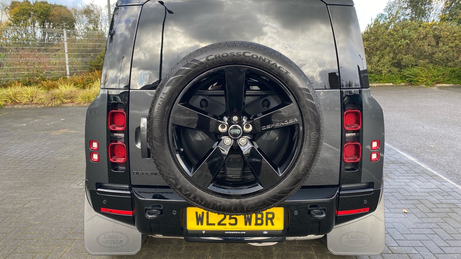 Used Land Rover Defender 2025 for sale - 76382569: Photo 38