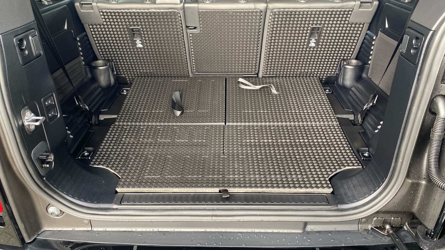 Used Land Rover Defender 2025 for sale - 76382569: Photo 40