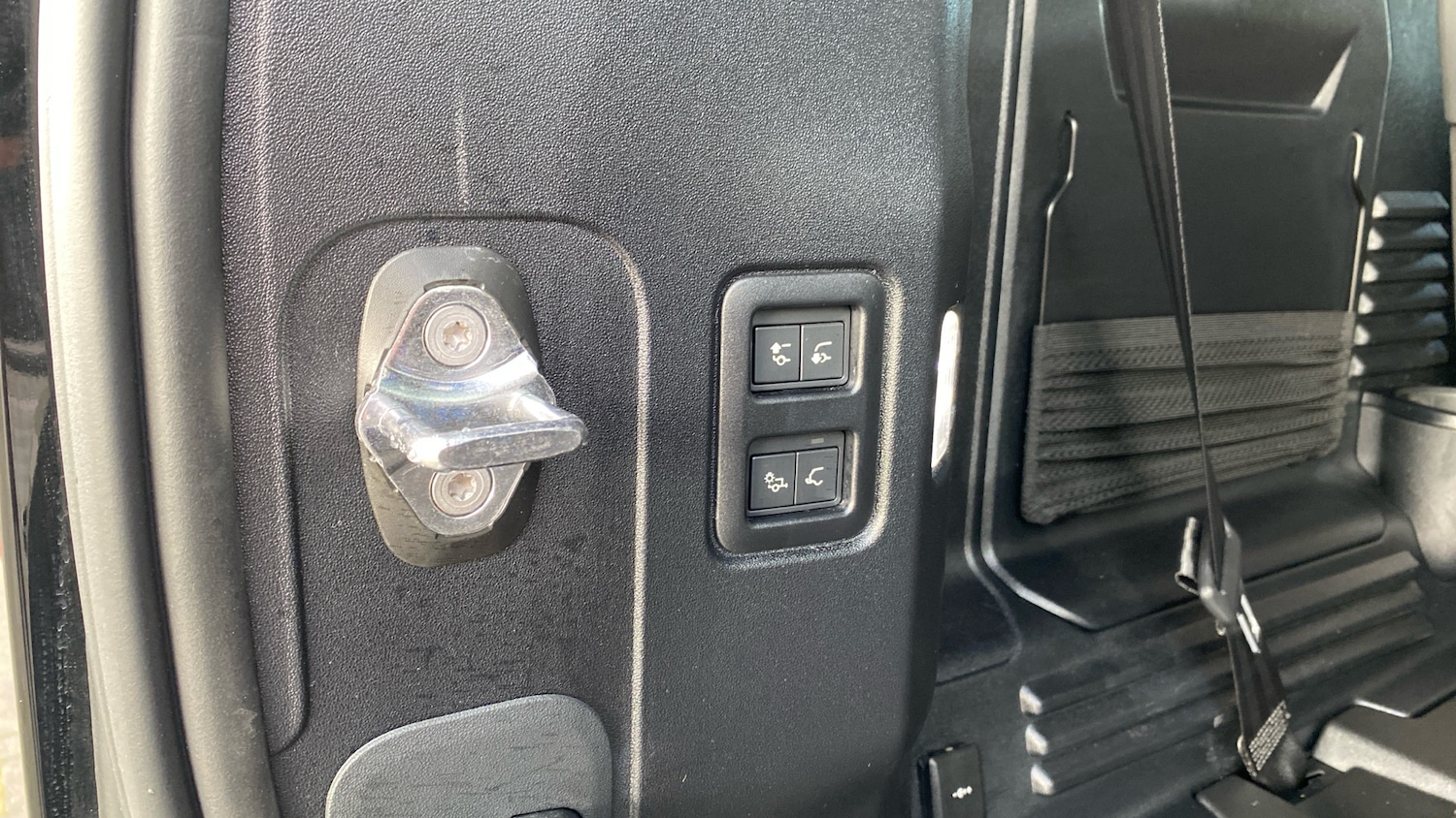 Used Land Rover Defender 2025 for sale - 76382569: Photo 43