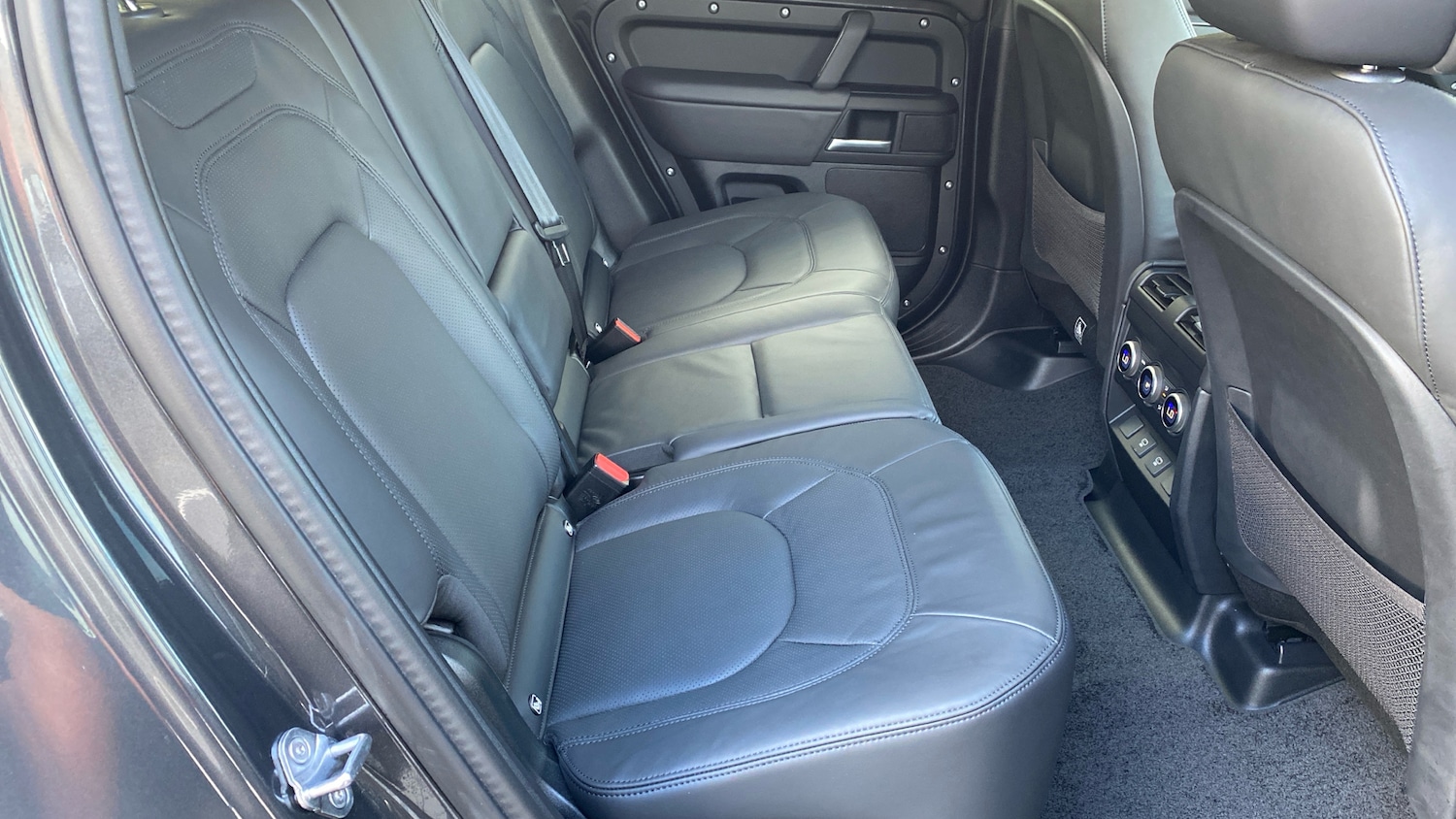 Used Land Rover Defender 2025 for sale - 76382569: Photo 44