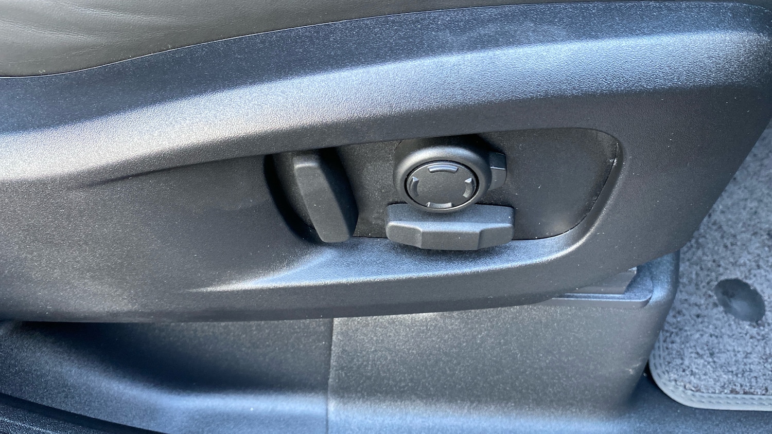 Used Land Rover Defender 2025 for sale - 76382569: Photo 52