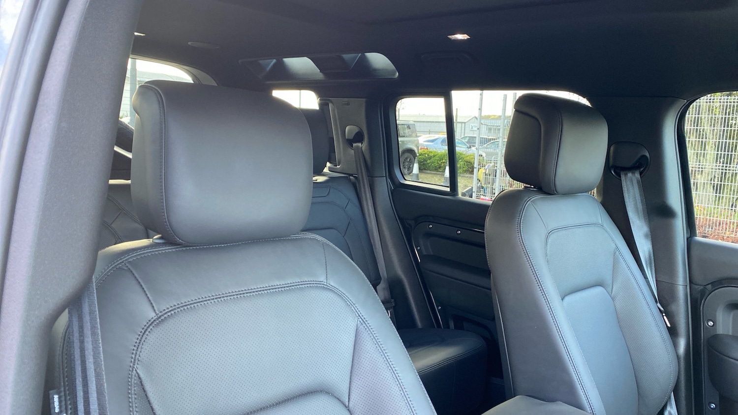 Used Land Rover Defender 2025 for sale - 76382569: Photo 54