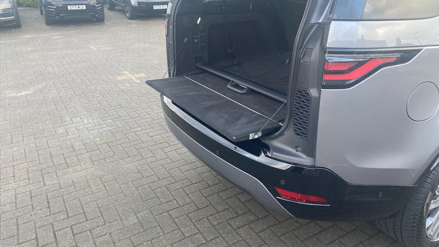 Used Land Rover Discovery 2024 for sale - 77365121: Photo 34