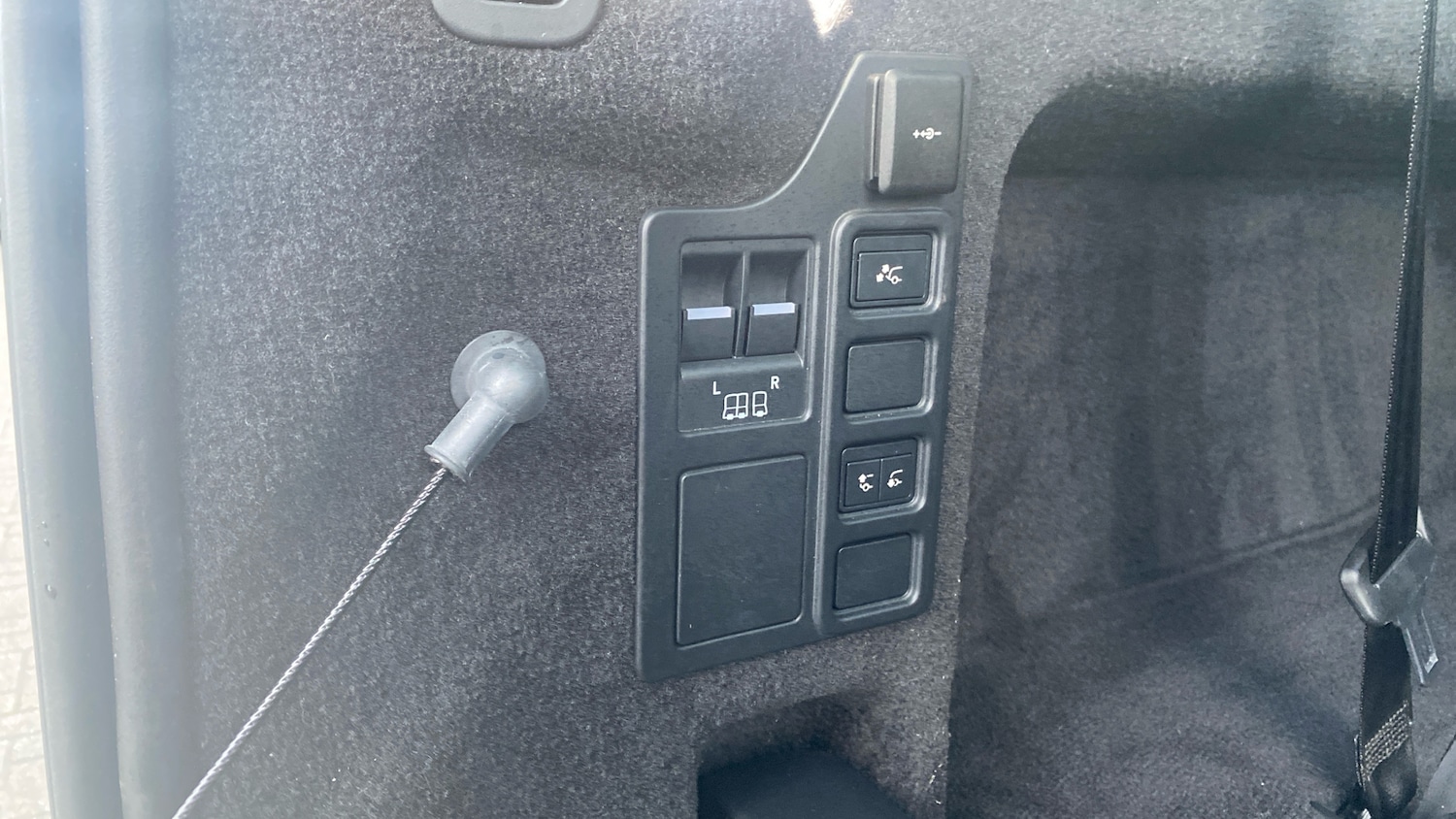 Used Land Rover Discovery 2024 for sale - 77365121: Photo 37