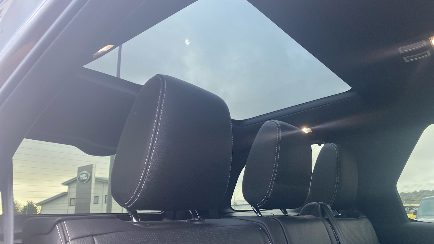 Used Land Rover Discovery 2024 for sale - 77365121: Photo 70