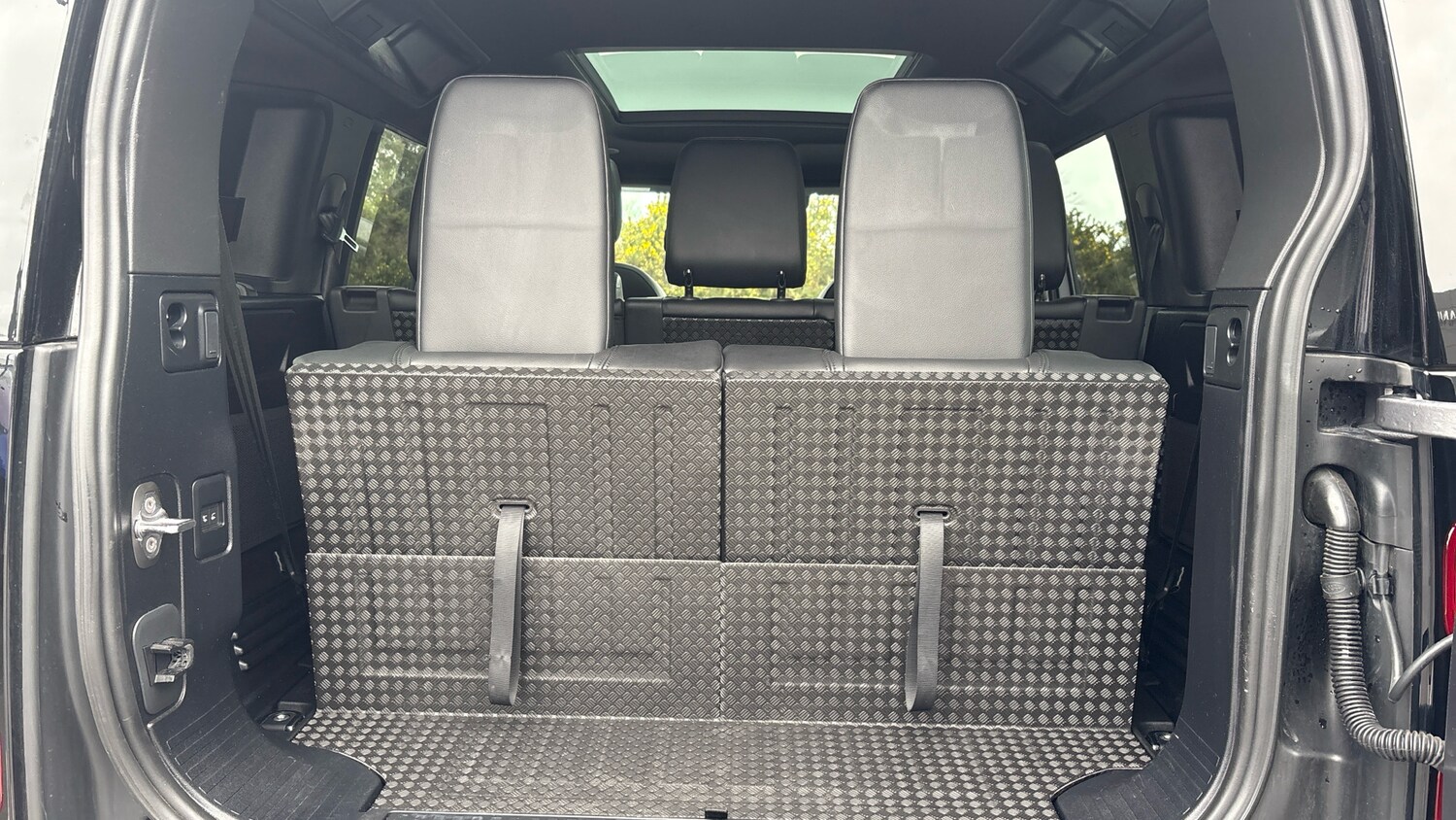 Used Land Rover Defender 2024 for sale - 77336442: Photo 30