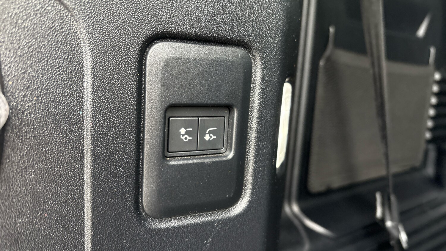 Used Land Rover Defender 2024 for sale - 77336442: Photo 32