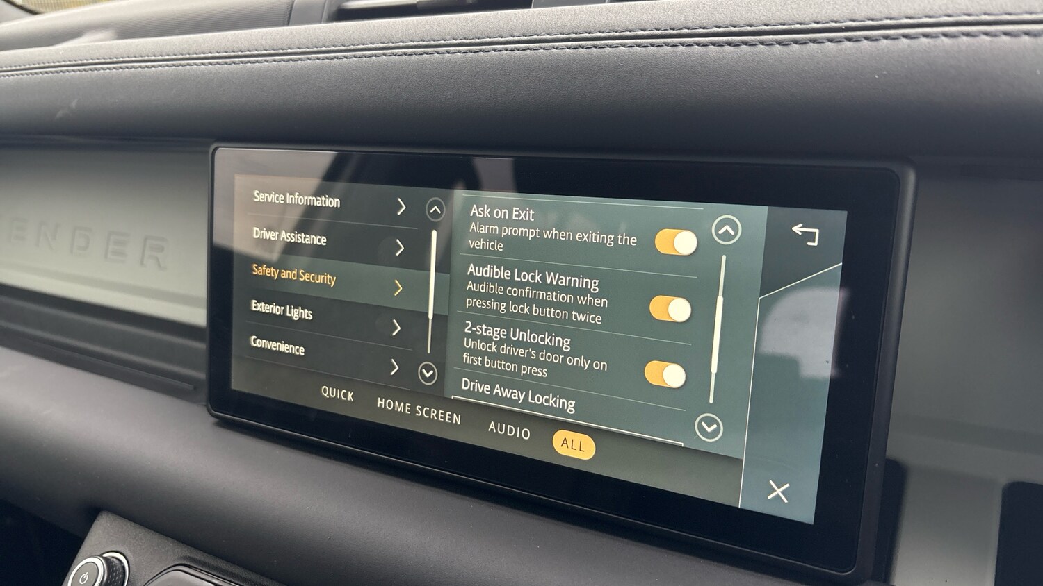 Used Land Rover Defender 2024 for sale - 77336442: Photo 44