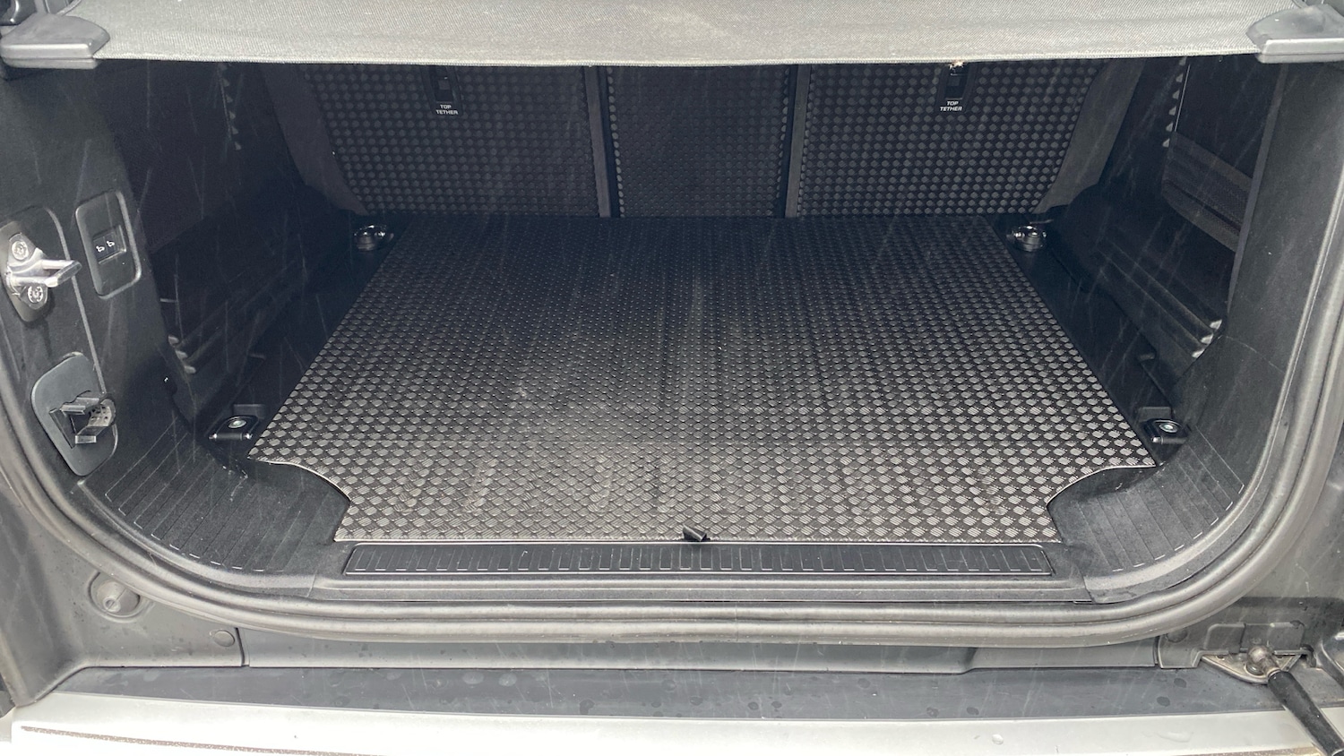 Used Land Rover Defender 2020 for sale - 77446104: Photo 37