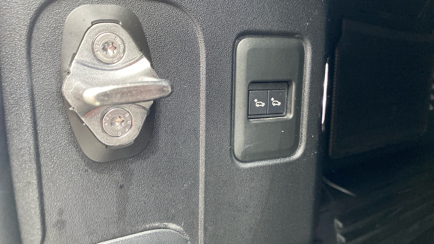 Used Land Rover Defender 2020 for sale - 77446104: Photo 39