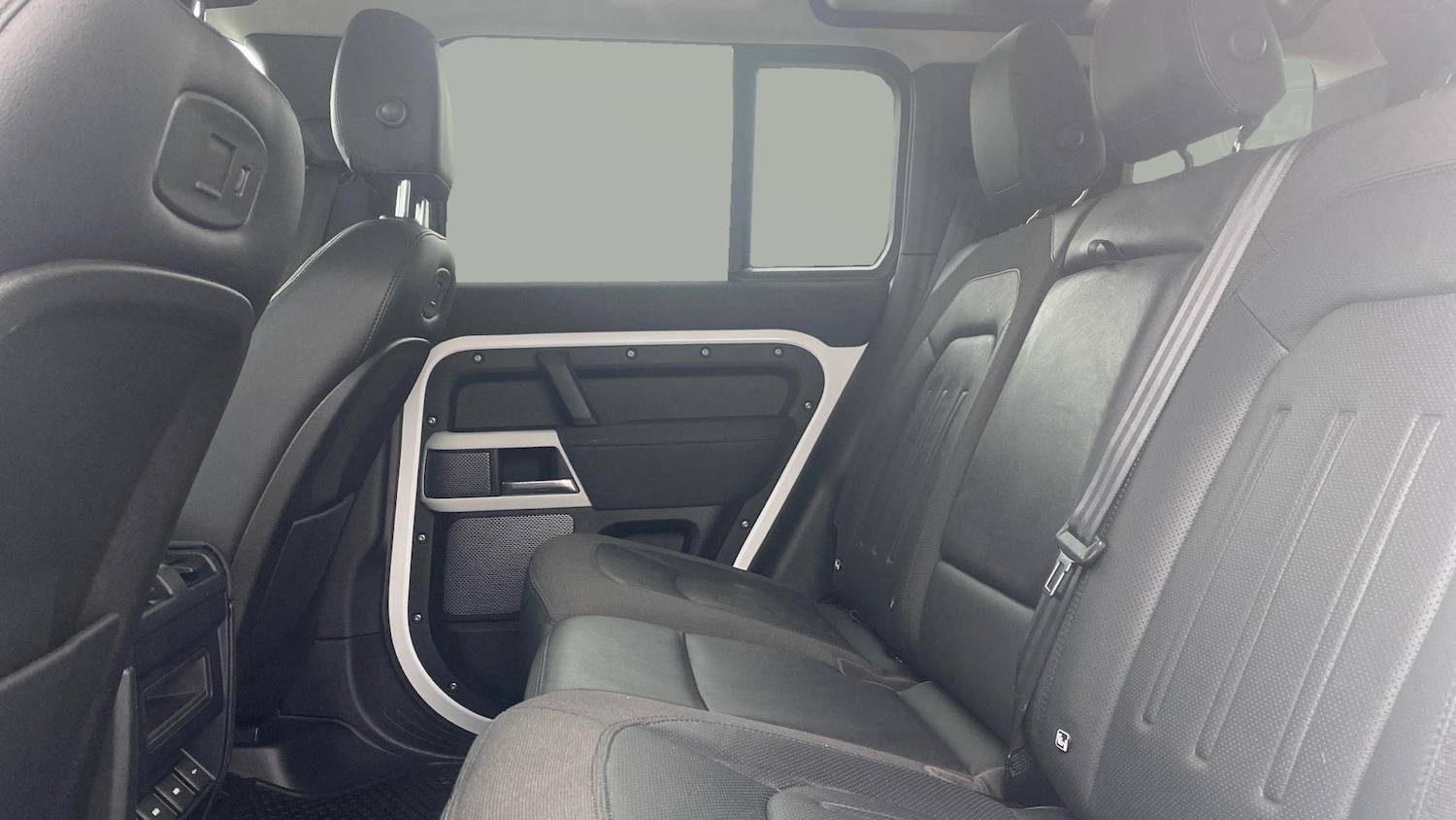 Used Land Rover Defender 2020 for sale - 77446104: Photo 4