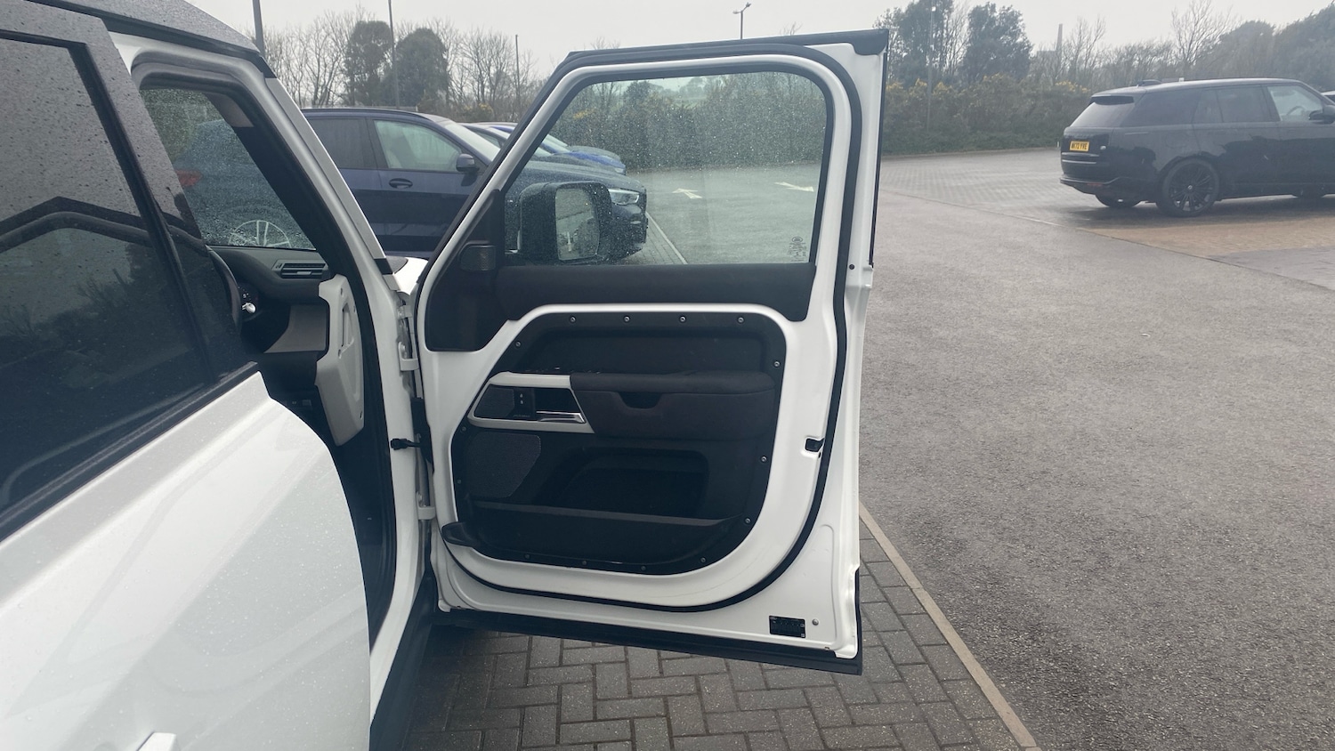 Used Land Rover Defender 2020 for sale - 77446104: Photo 45