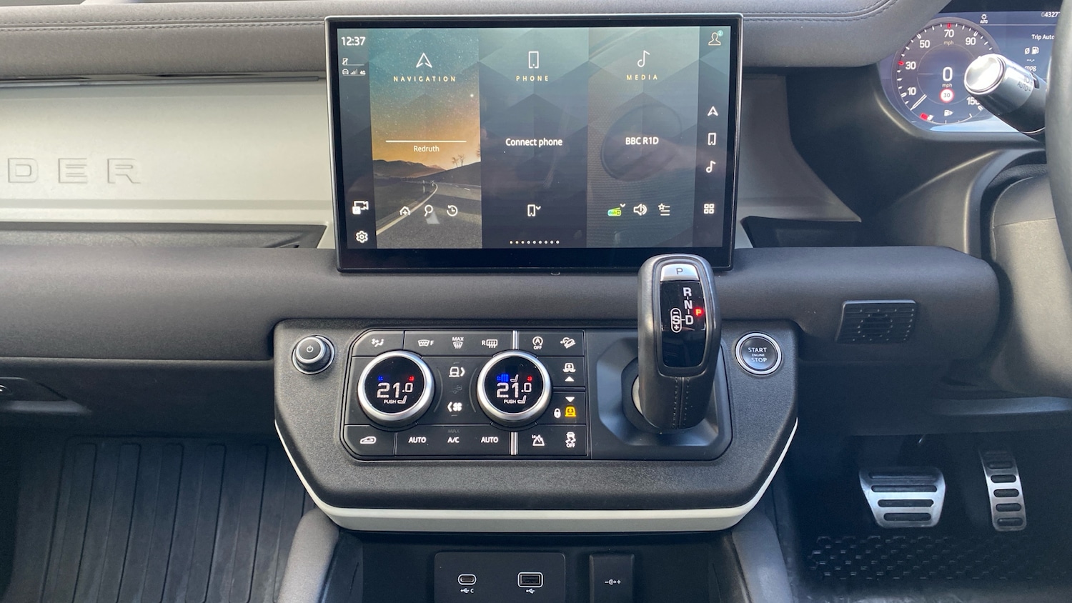 Used Land Rover Defender 2021 for sale - 77258716: Photo 14