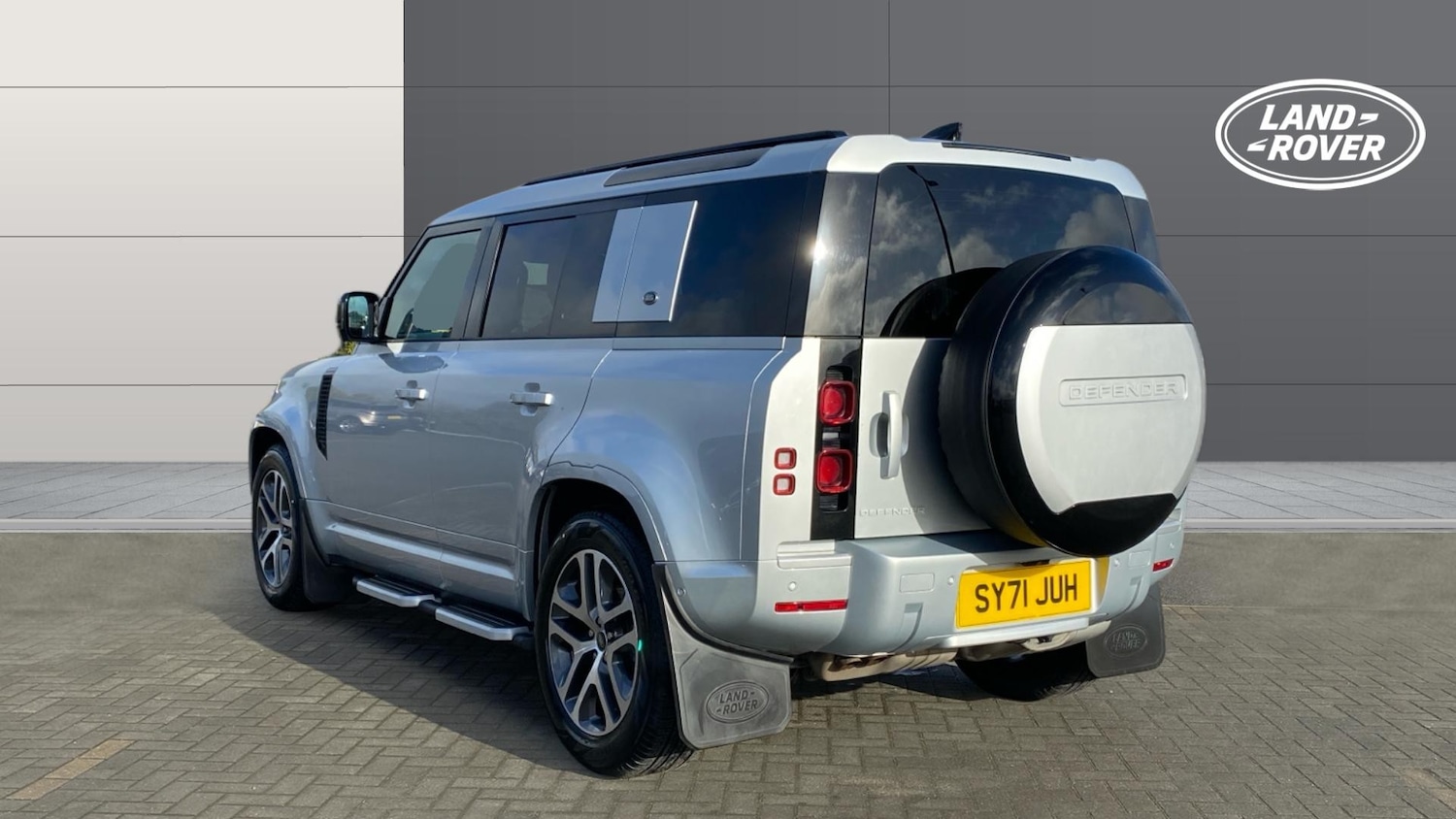 Used Land Rover Defender 2021 for sale - 77258716: Photo 2