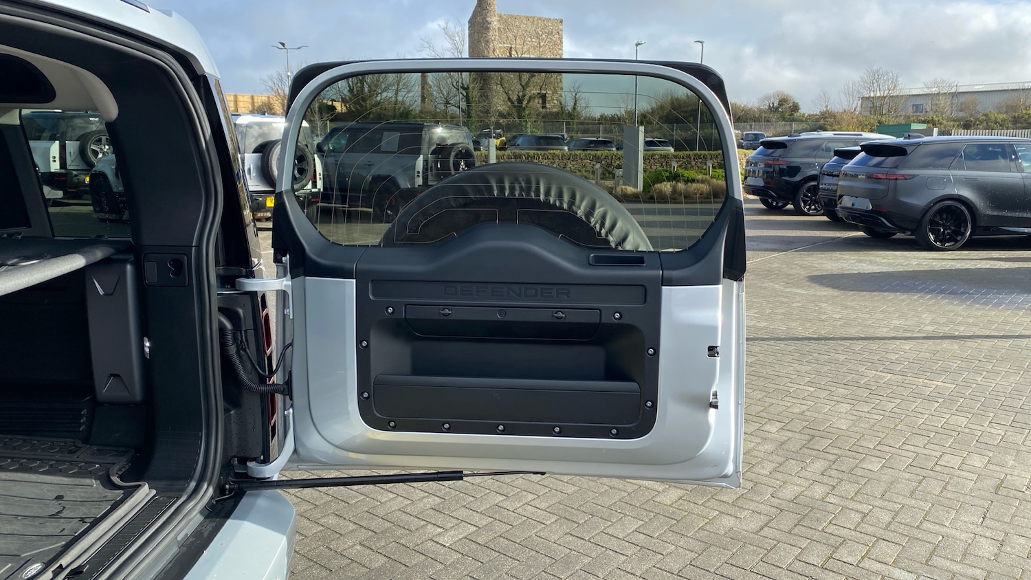 Used Land Rover Defender 2021 for sale - 77258716: Photo 41