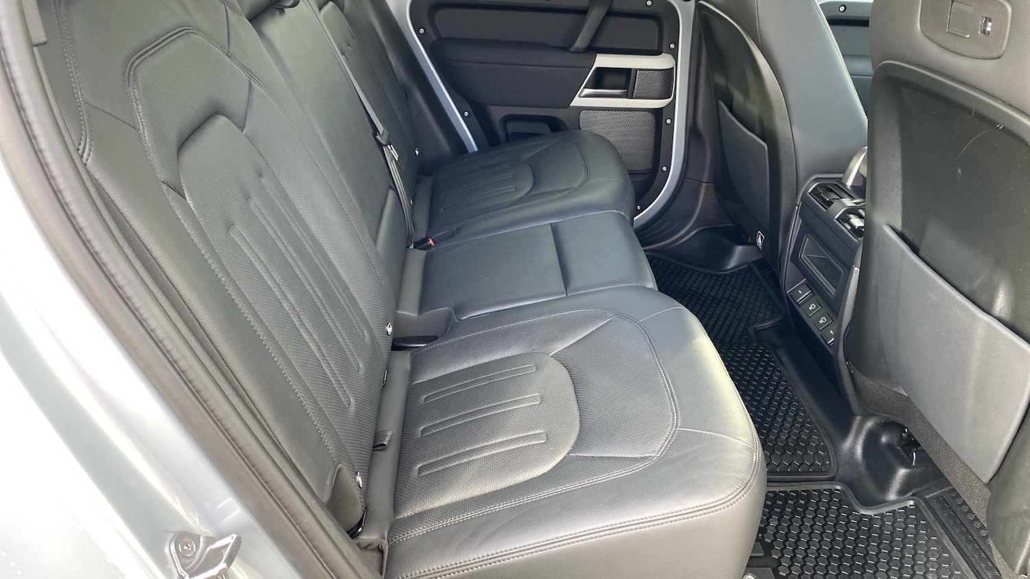 Used Land Rover Defender 2021 for sale - 77258716: Photo 44