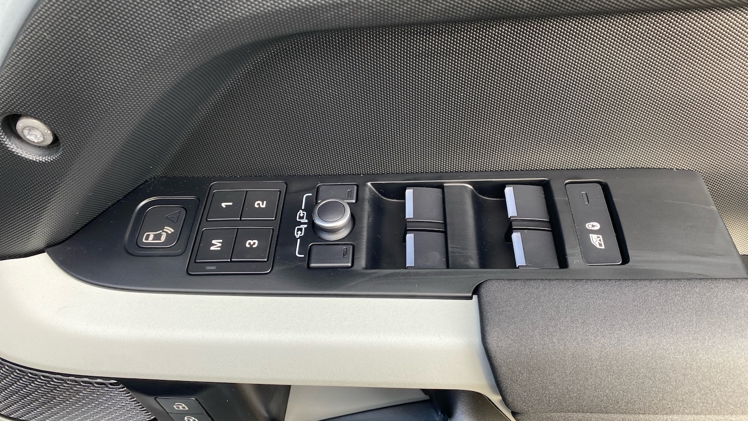 Used Land Rover Defender 2021 for sale - 77258716: Photo 50