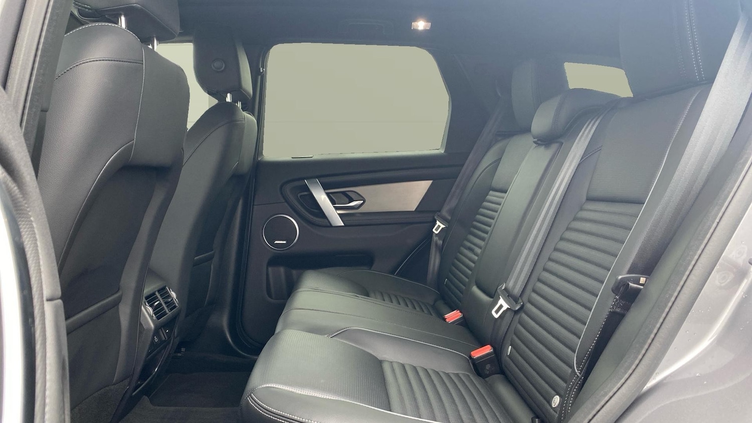 Used Land Rover Discovery Sport 2025 for sale - 76343866: Photo 4