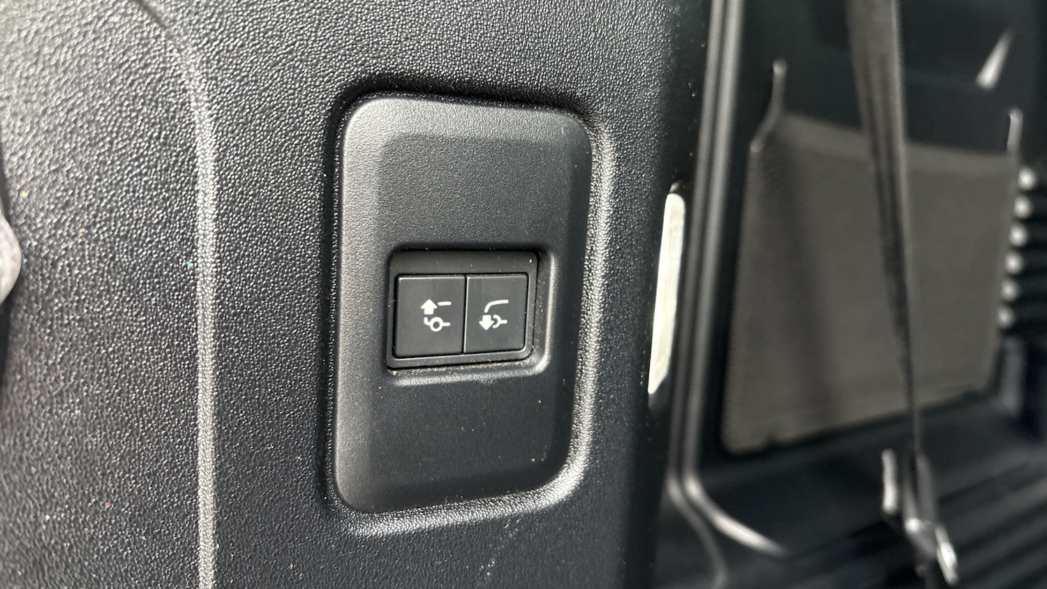 Used Land Rover Defender 2024 for sale - 77607449: Photo 32