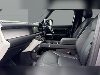 Used Land Rover Defender 2024 for sale - 77607449: Photo