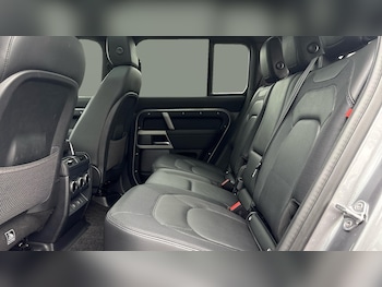 Used Land Rover Defender 2024 for sale - 77607449: Photo