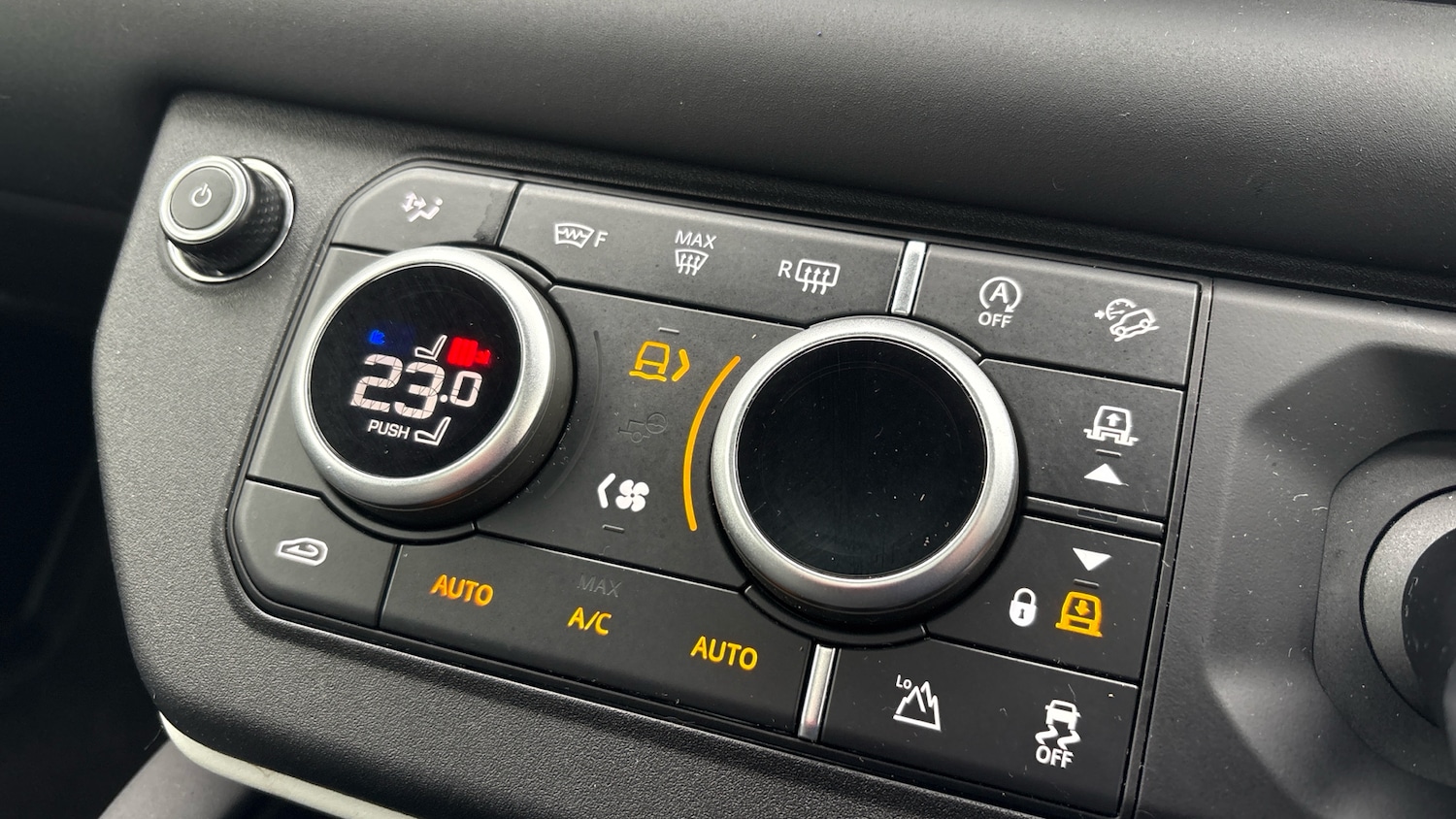 Used Land Rover Defender 2024 for sale - 77607449: Photo 61