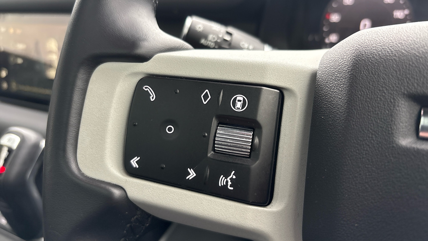 Used Land Rover Defender 2024 for sale - 77607449: Photo 63