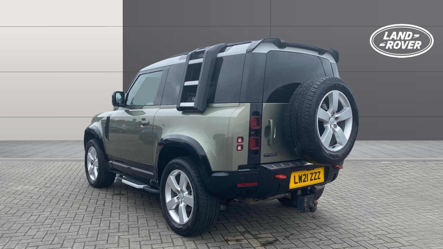 Used Land Rover Defender 2021 for sale - 77570563: Photo 2