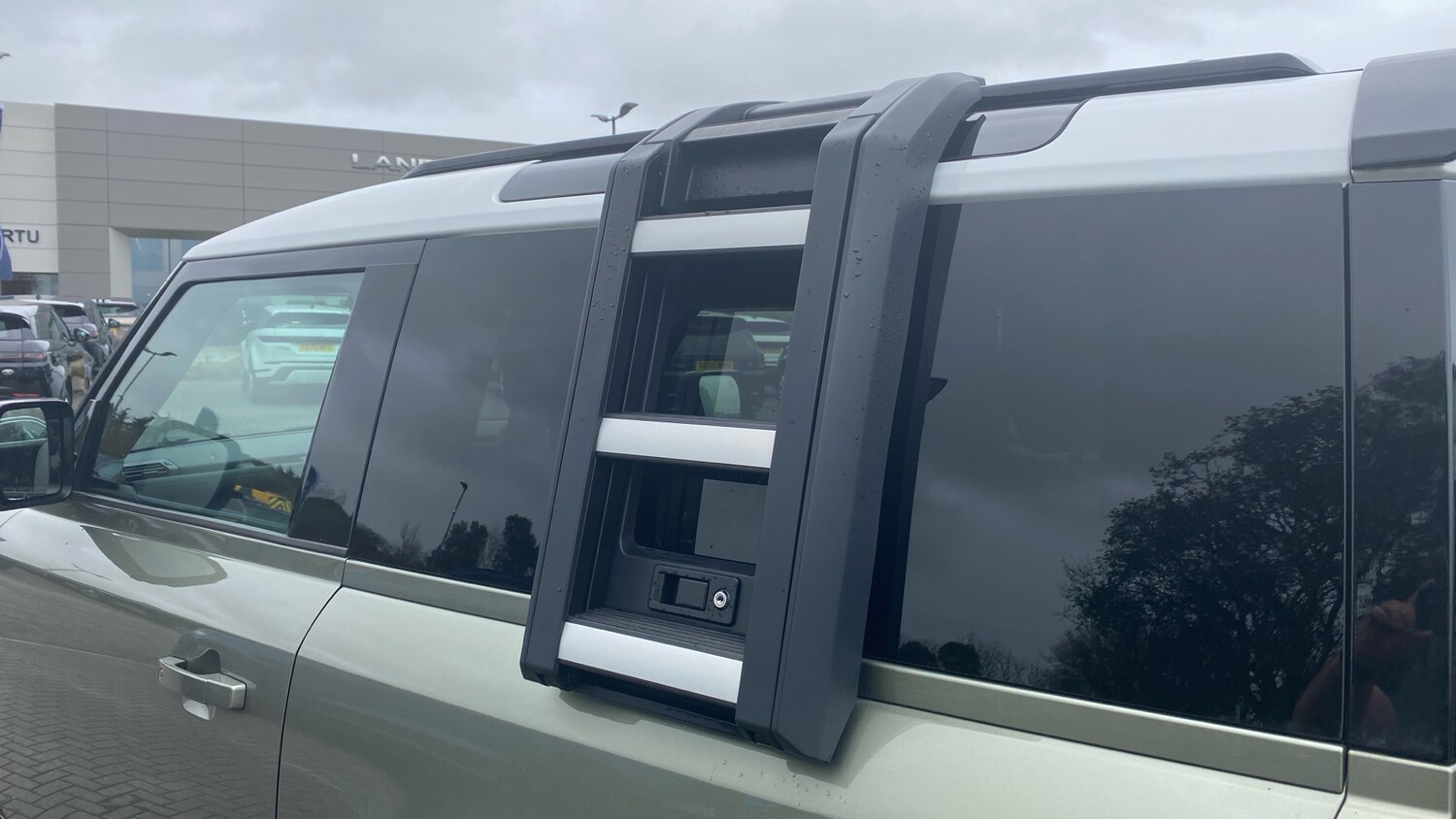 Used Land Rover Defender 2021 for sale - 77570563: Photo 37