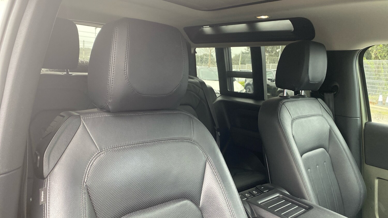 Used Land Rover Defender 2021 for sale - 77570563: Photo 53