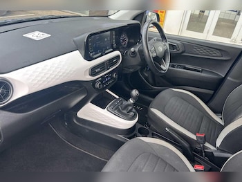 Used Hyundai i10 2022 for sale - 76179834: Photo 2