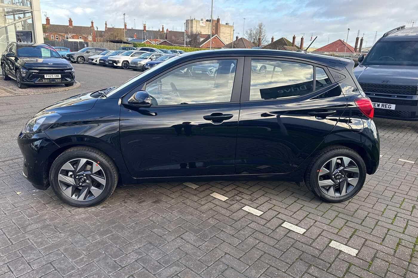 Used Hyundai i10 2025 for sale - 76912925: Photo 4