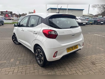 Used Hyundai i10 2025 for sale - 77049808: Photo