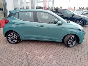 Used Hyundai i10 2025 for sale - 77049788: Photo