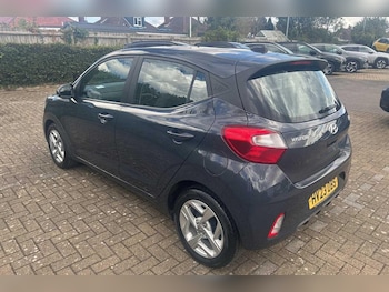 Used Hyundai i10 2023 for sale - 75857783: Photo 3
