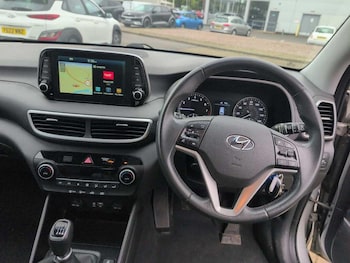 Used Hyundai TUCSON 2020 for sale - 76001925: Photo 2