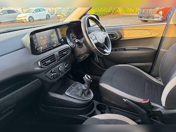 Used Hyundai i10 2021 for sale - 77320519: Photo