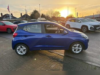 Used Hyundai i10 2021 for sale - 77320519: Photo