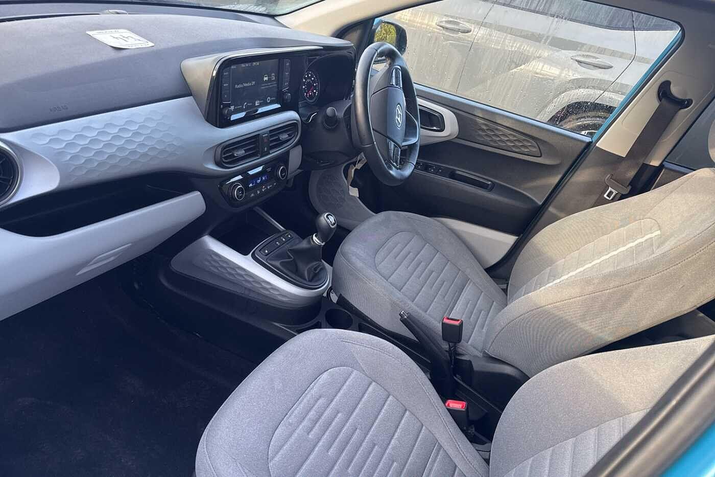 Used Hyundai i10 2021 for sale - 76701574: Photo 2