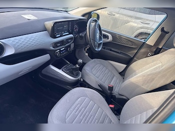 Used Hyundai i10 2021 for sale - 76701574: Photo