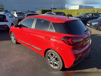 Used Hyundai i20 2018 for sale - 77084414: Photo