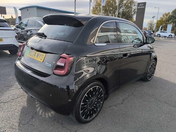 Used Fiat 500 2024 for sale - 76371467: Photo