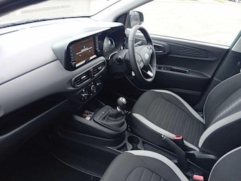 Used Hyundai i10 2025 for sale - 77050282: Photo