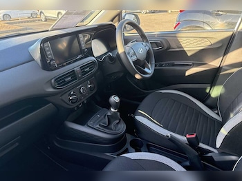 Used Hyundai i10 2025 for sale - 77049813: Photo