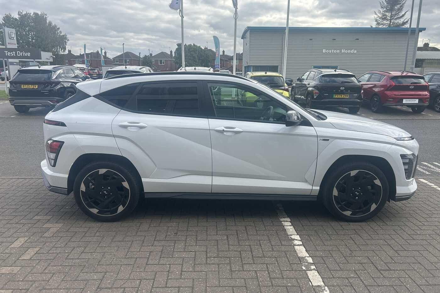 Used Hyundai KONA 2025 for sale - 76226403: Photo 4